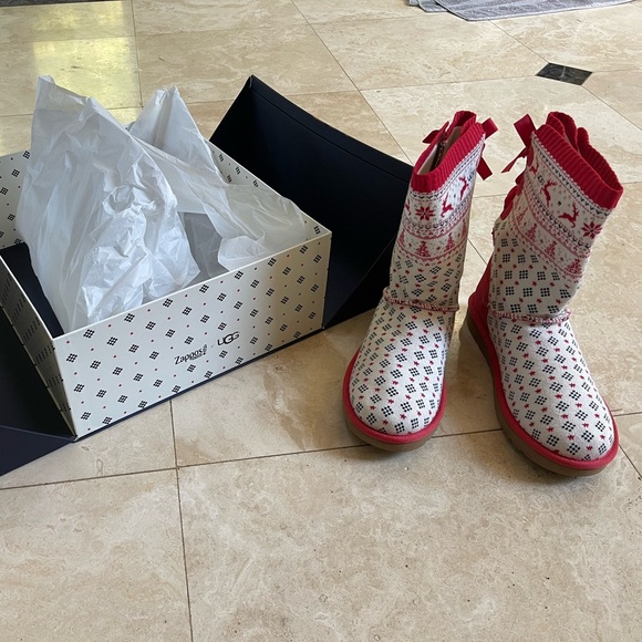 UGG Womens New Festive Red and White Winter Boots - Picture 1 of 6